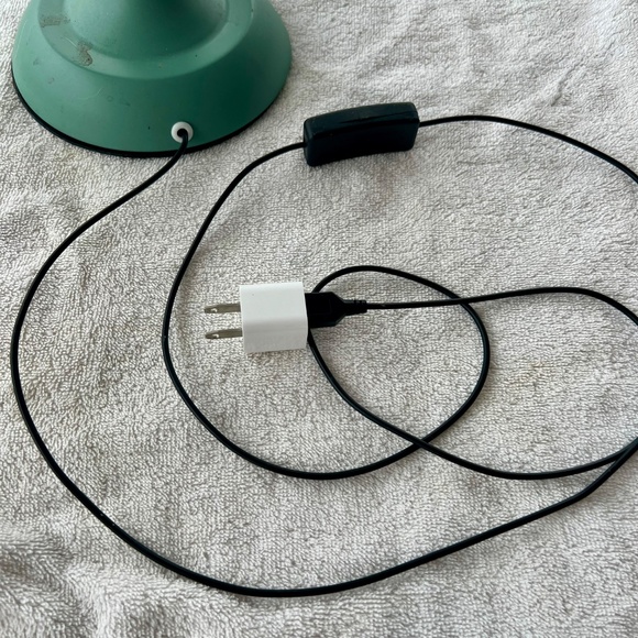 Flower Style Lamp with USB Plug - Picture 2 of 6